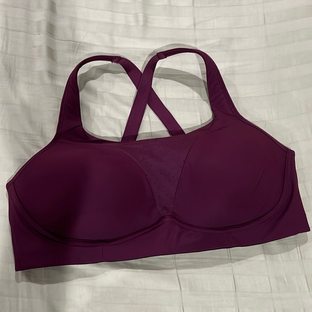 Lululemon sports bra - size 38D - maroon